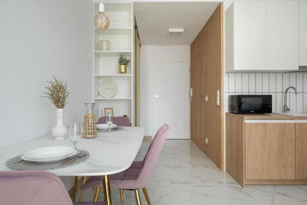 New, Stylish And Fully Equipped Near The Center Vratislav